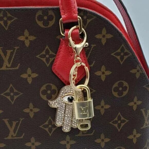 100% Auth Louis Vuitton Lock & Key with unbranded Bagcharm, Keycharm, Keychain - Picture 3 of 6
